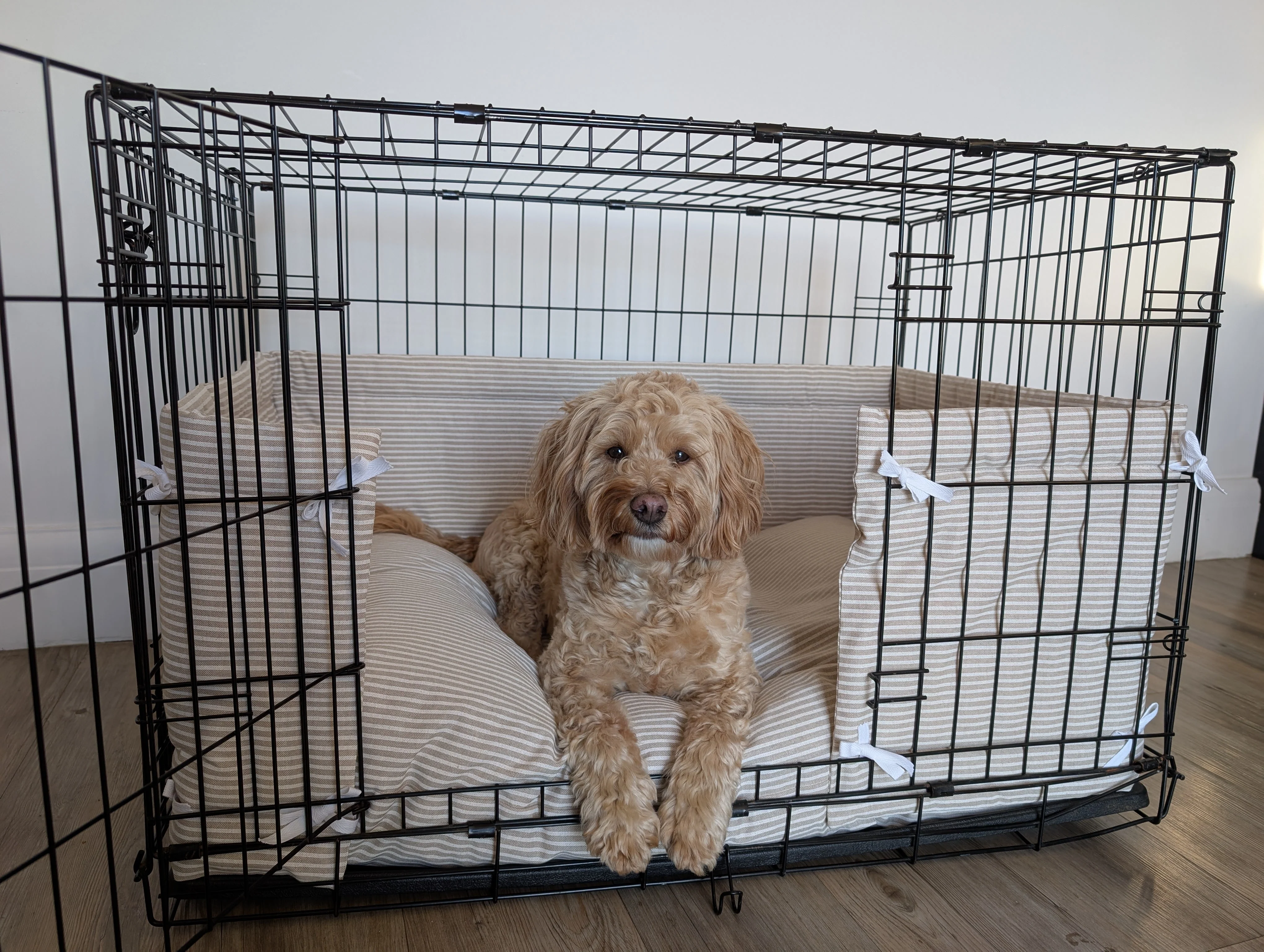Dog crate bumper - White stripes design - Image 3